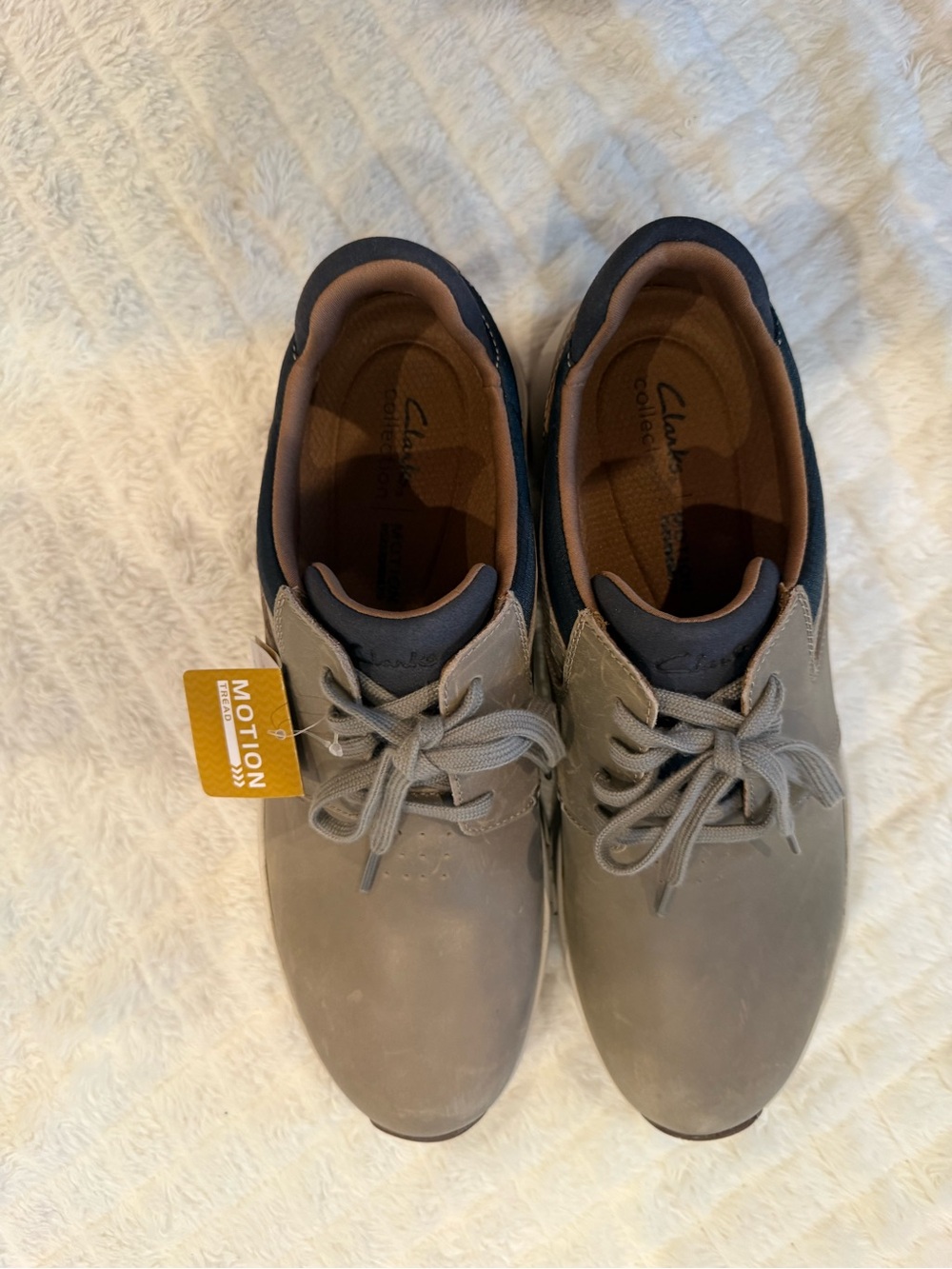 Clarks Men's Grey and Navy Motion Trek Shoes 12 wide
